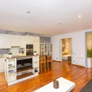 Centro- Passeig De Gracia - Casa Batllo By Interhome Barcelona