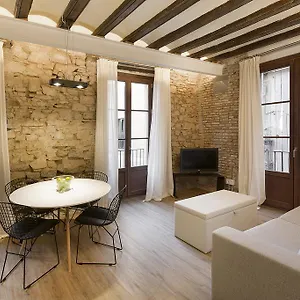 Deco Barcelona-born Apt. דירה